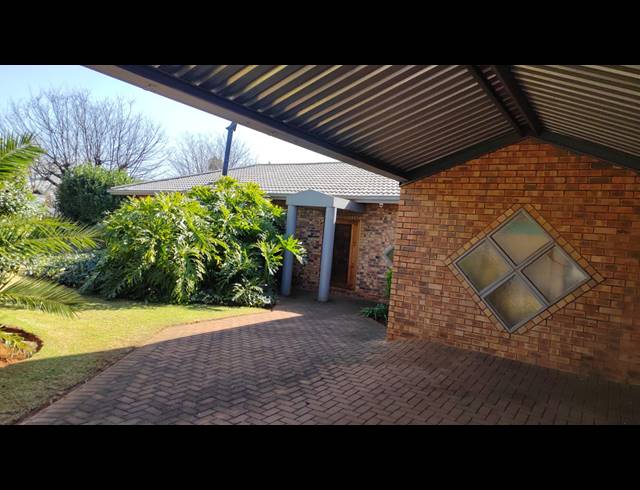 3 BEDROOM HOUSE TO LET IN KENLEAF